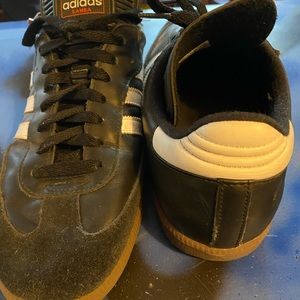 Adidas “Samba”